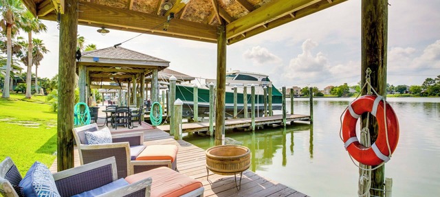 Waterfront Home 30 Mi to New Orleans w/Boat Dock