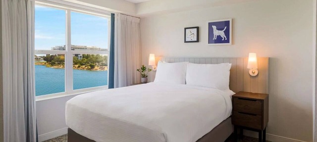 Waterfront Suite | 1 Queen Bed | Free Breakfast | Near San Francisco Airport