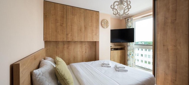 Wawrzyszewska 2-Bedroom Apartment by BookingHost