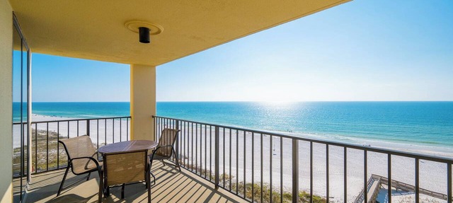 *WEEKLY SPECIALS!* Phoenix II - 7th Floor - 2 Bedroom