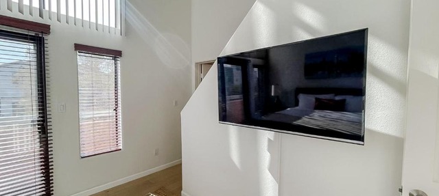 *WEHO/Beverly Hills* Luxury 2BD/2.5BA + Balconies