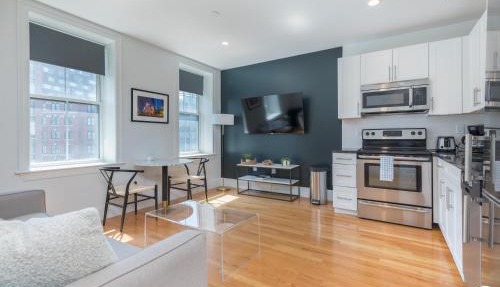West Broadway Quarters by Thatch
