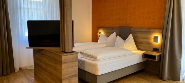 WESTSIDE Hotel