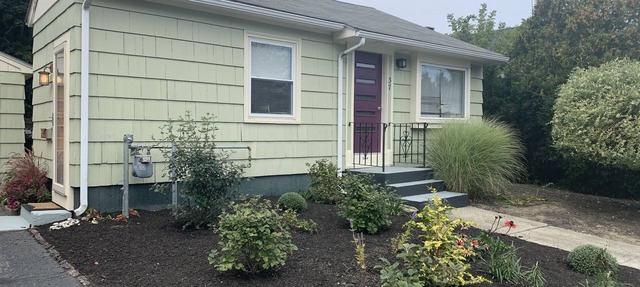 Willard Beach Two Bedroom Cottage - Available for October