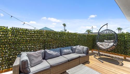 Windfield Condo In The Entertainment District