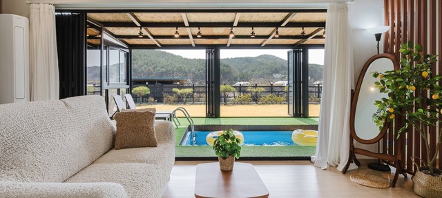 Yeongheungdo Stay Noc Pool Villa