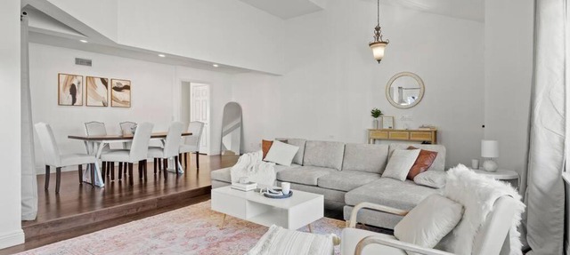 Your Cozy Simi Getaway