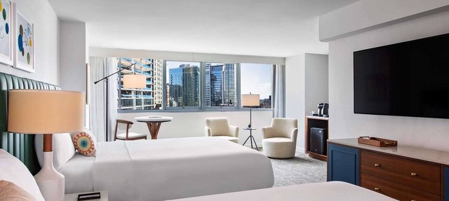 Your Relaxing Getaway Awaits! 4 Posh Units, Pets Allowed, Near Picasso Statue