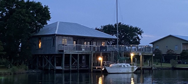 Your Waterfront Escape - 28 min to the French Quarter