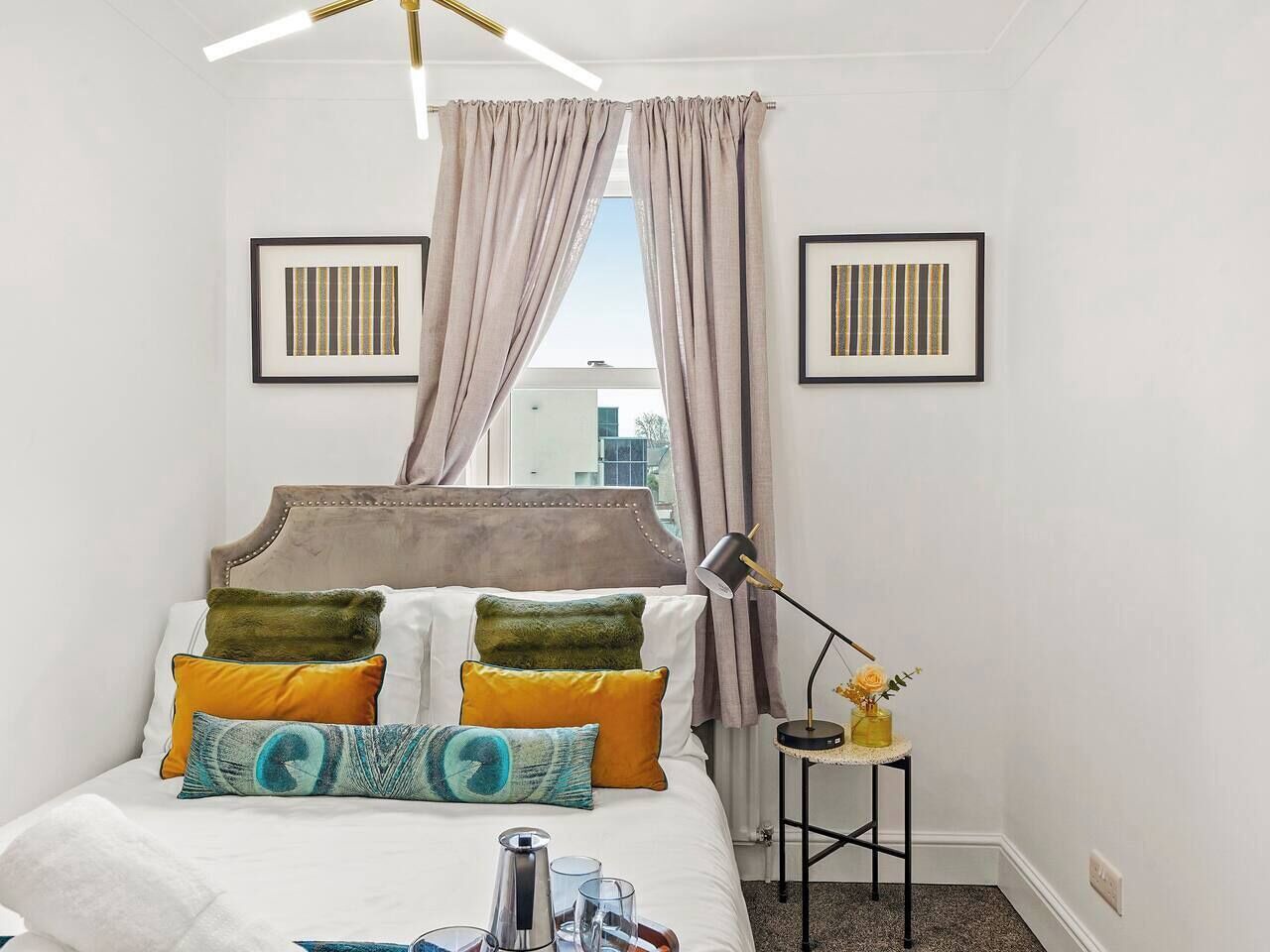 Cosy Apartment 5 guests - 3 beds + 1 sofa bed Lewisham, London 1