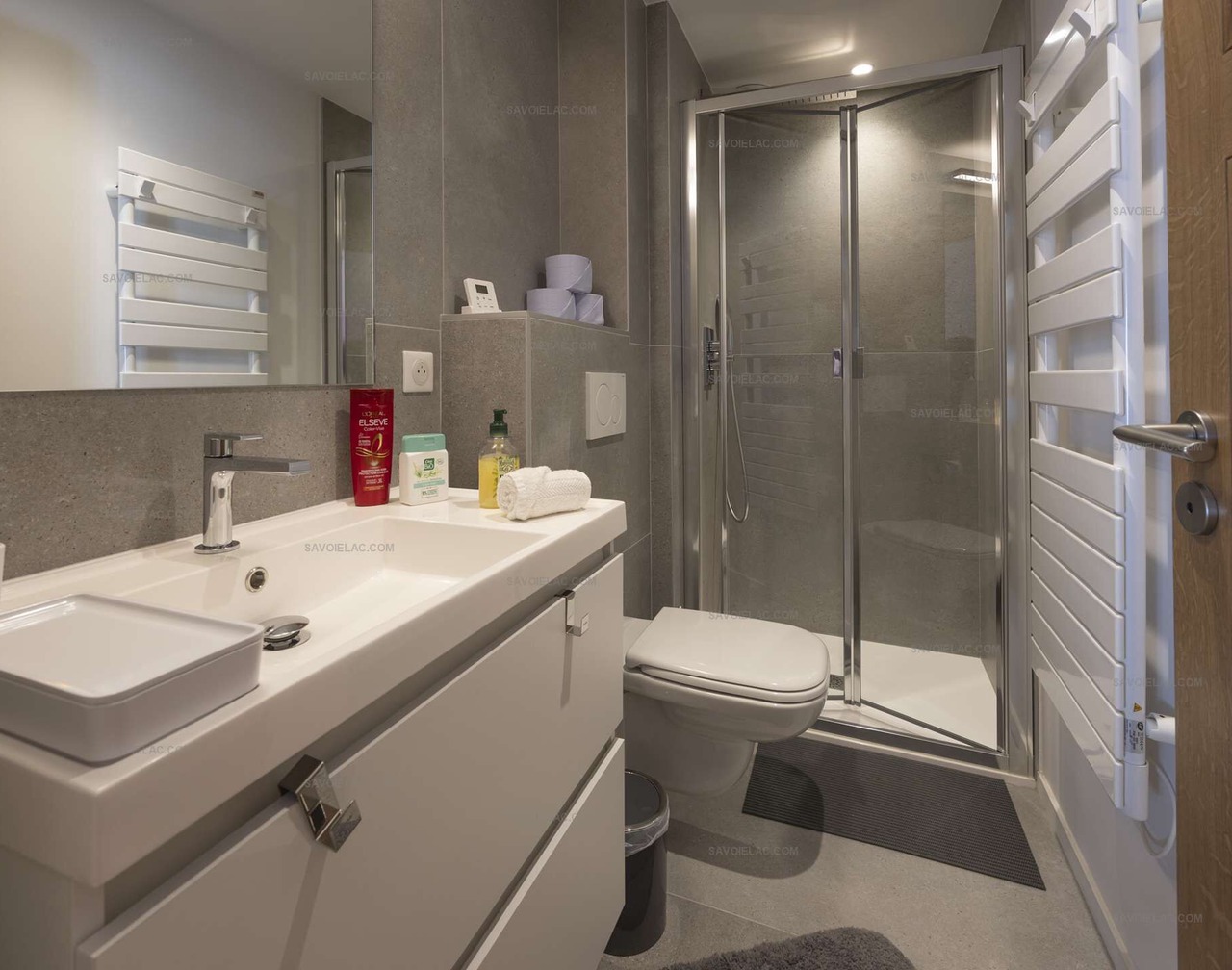Apartment Adret 6 people Sunny Side Apartment with Pool, Lake and Mountain Views 1