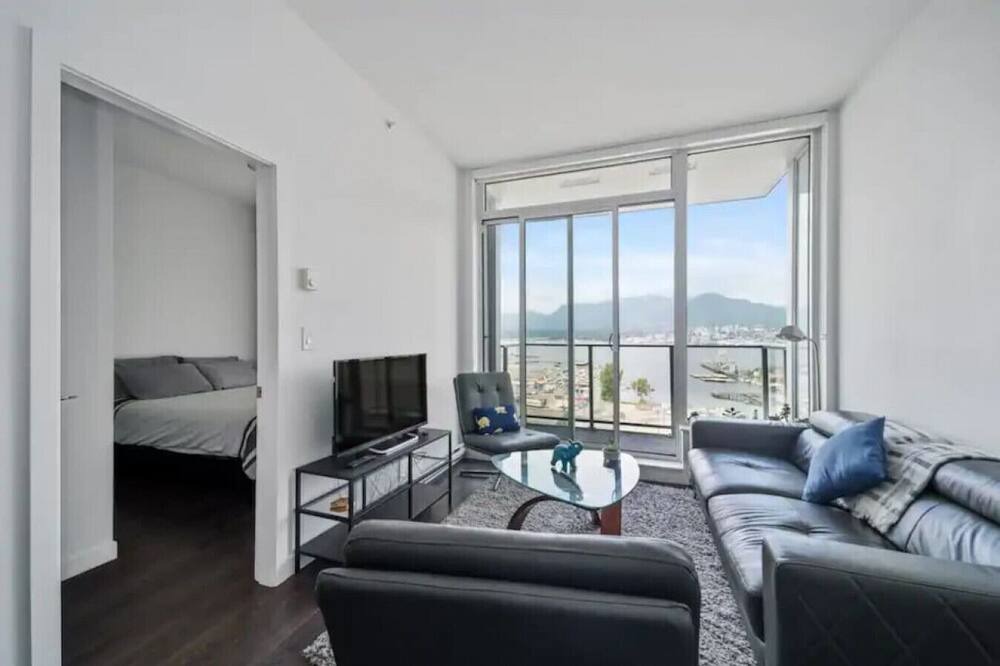 Bright and Modern One Bed Penthouse 1