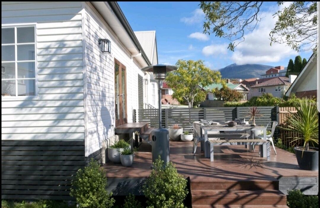 Stylish home with outdoor spa close to the heart of Hobart 1
