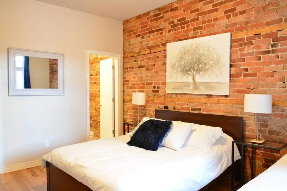 Sunny Top Floor - Huge Terrace - 4 bedrooms + 3 bathrooms - WiFi + parking*! 1