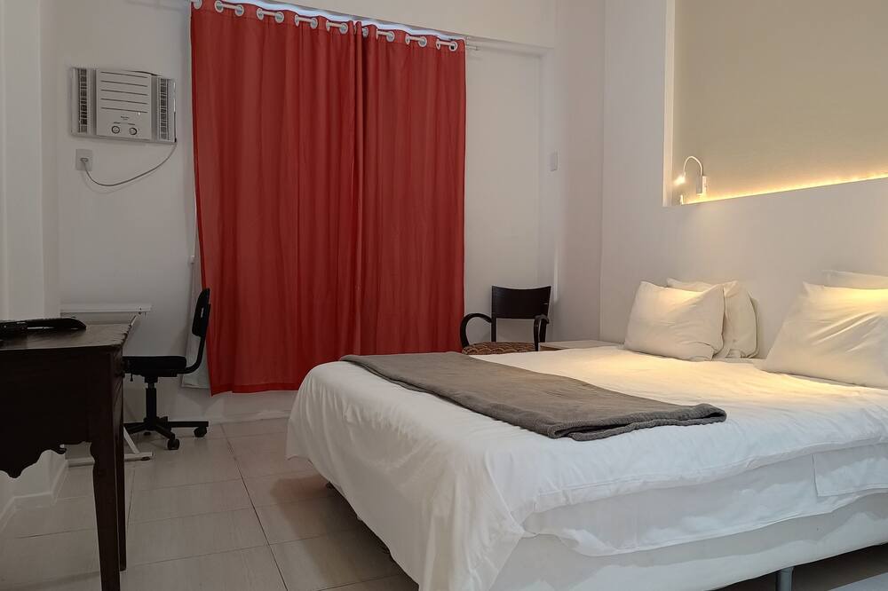 Apartment close to Ipanema Beach / Safe & excellent location 1
