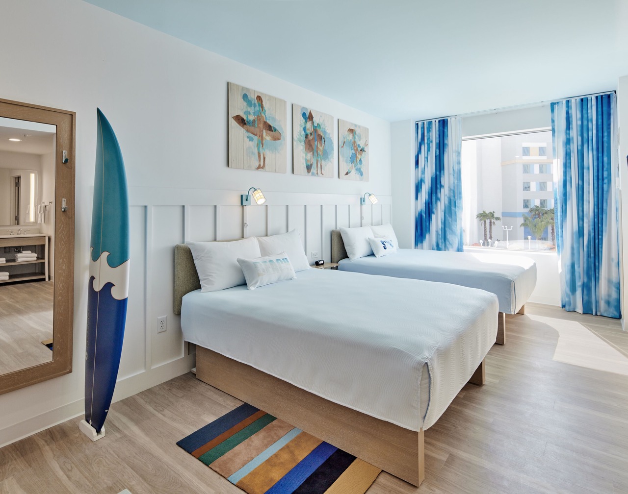 Universal's Endless Summer Resort - Surfside Inn and Suites 1