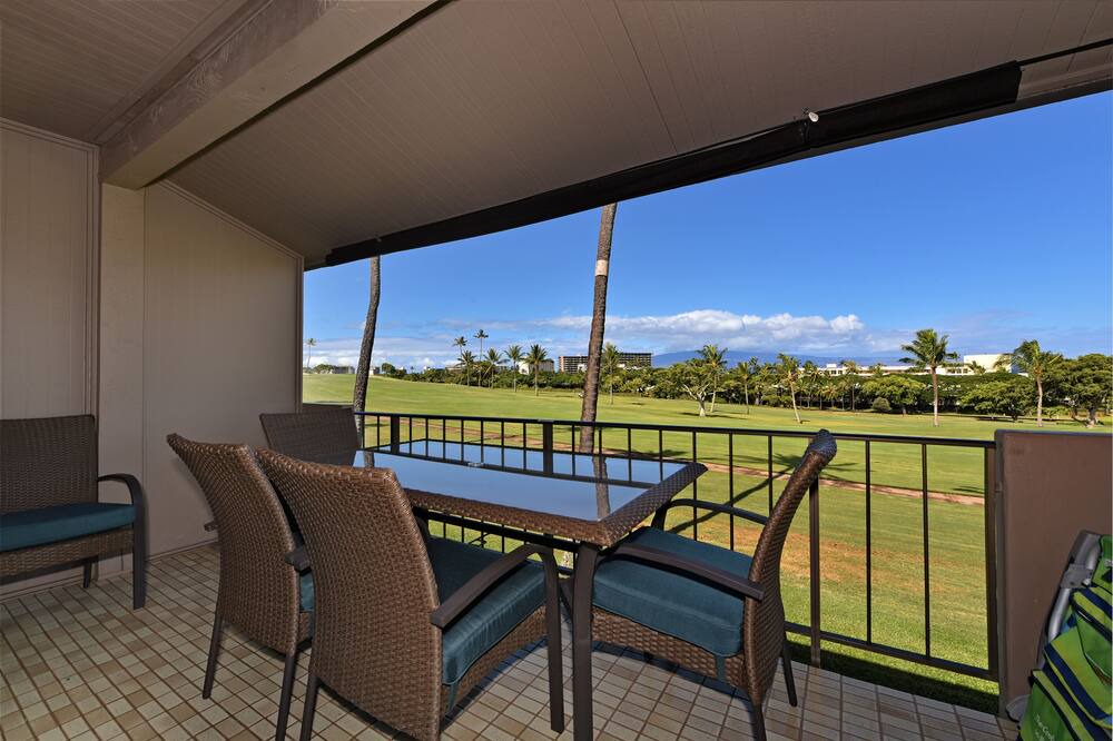 GOLF COURSE FRONT, OCEAN VIEW studio ** NEWLY REMODELLED** A210 1