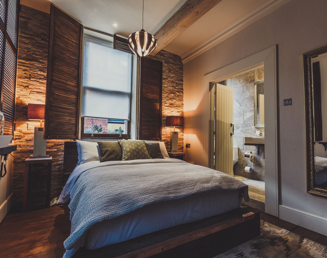 The Cow Hollow Hotel 1