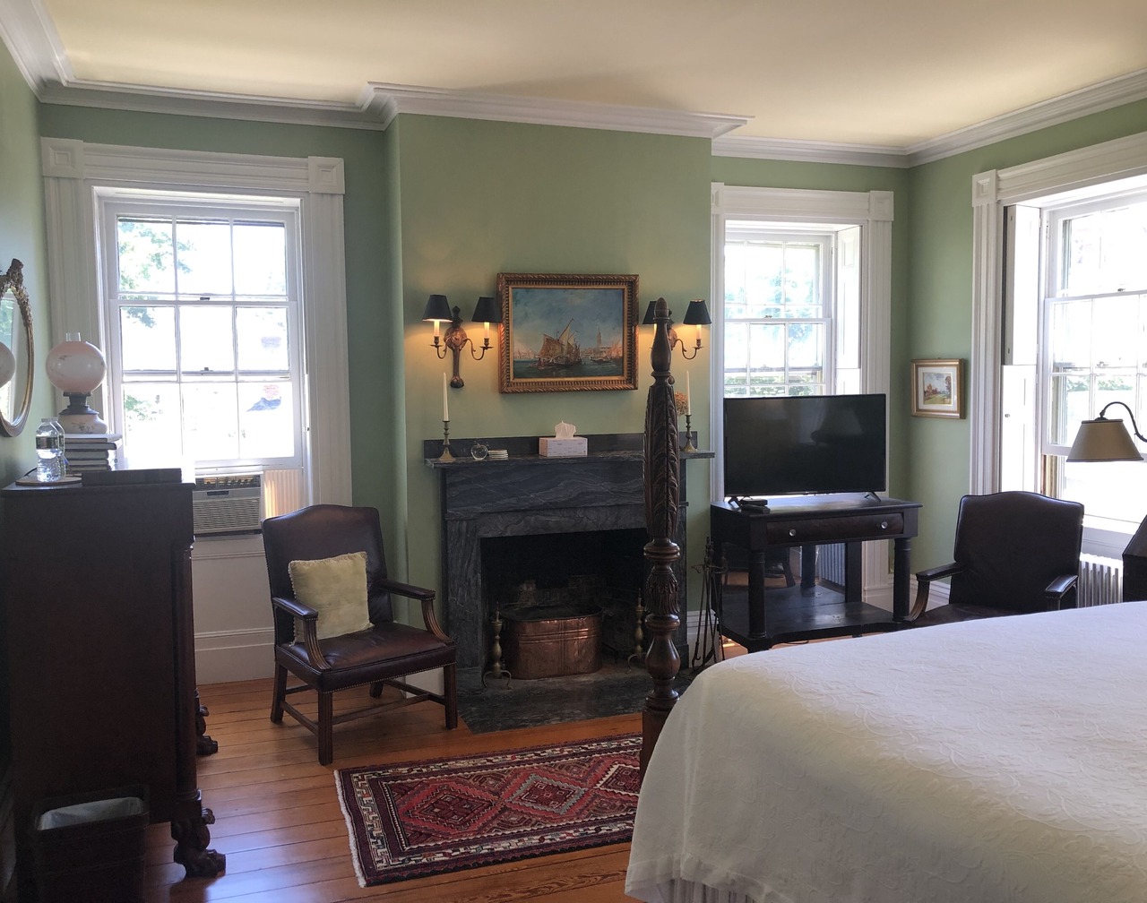 Delano Homestead Bed & Breakfast 1