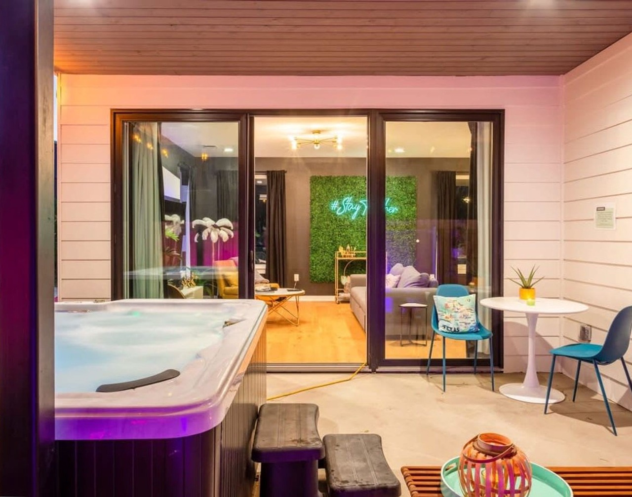Hot Tub Time Machine Clubhouse DT 6 Min Drive 1