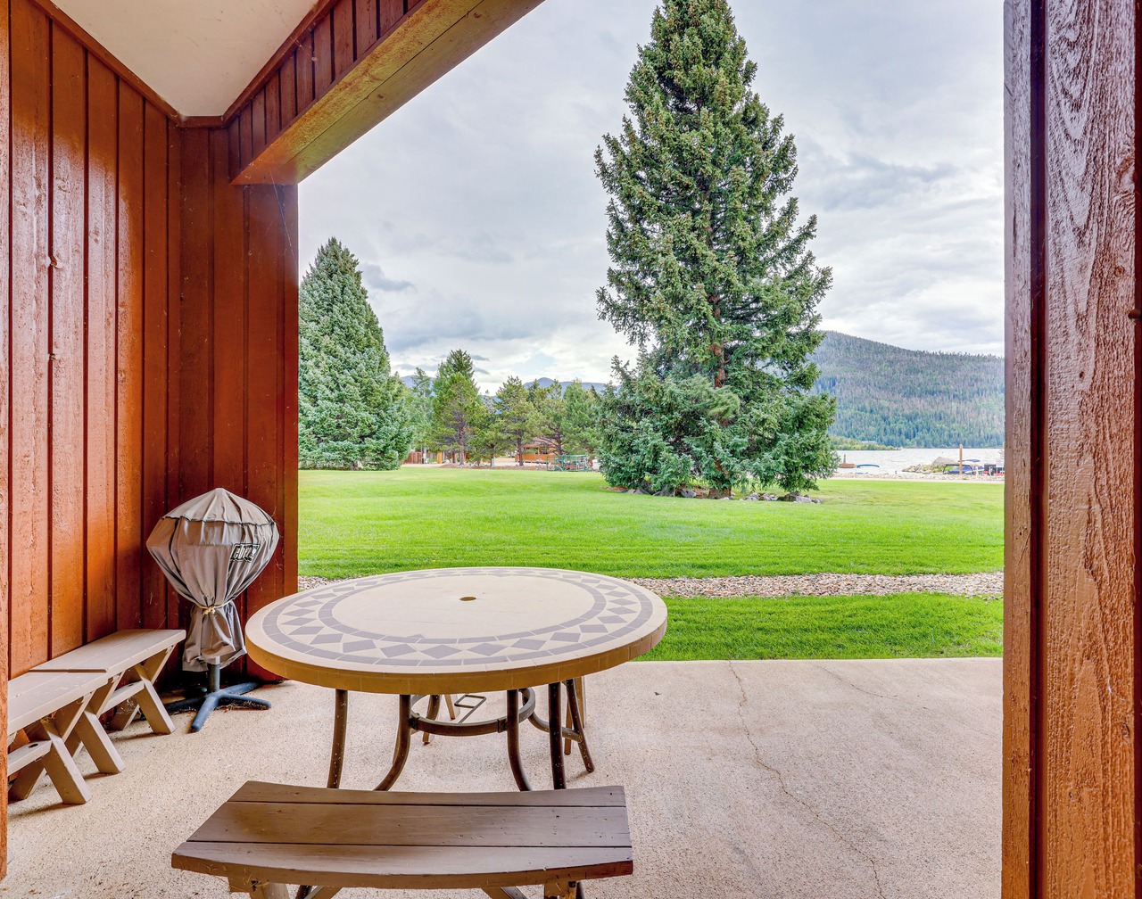 Steps to Shadow Mountain Lake: Grand Lake Condo 1