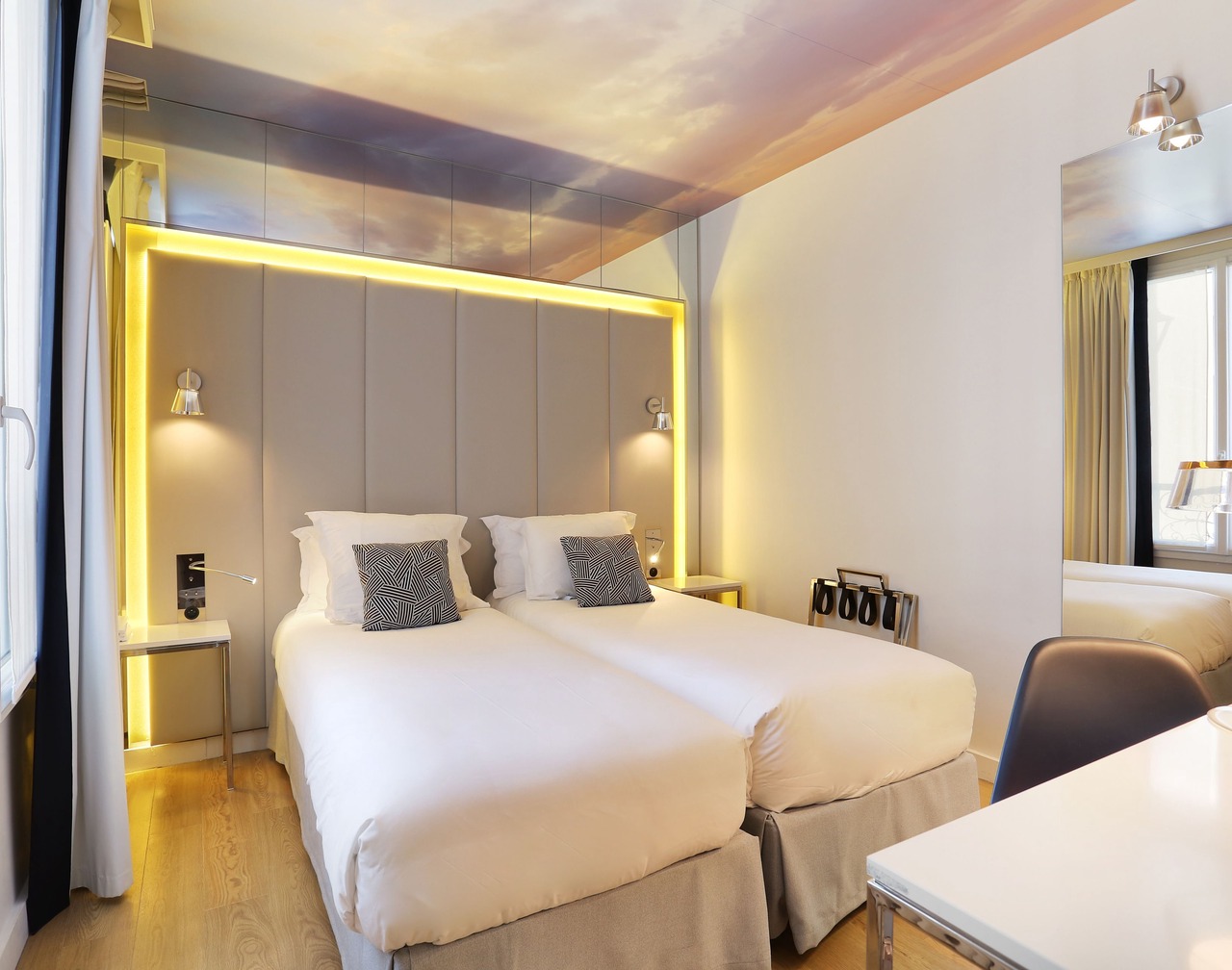 Nouvel Hotel Eiffel 1
