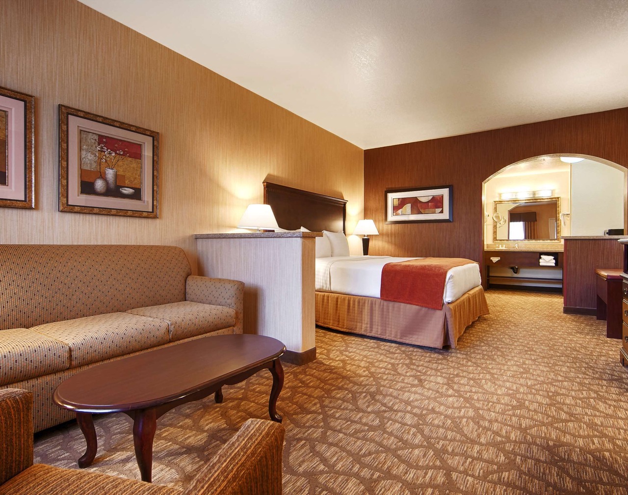 Best Western San Dimas Hotel & Suites 1