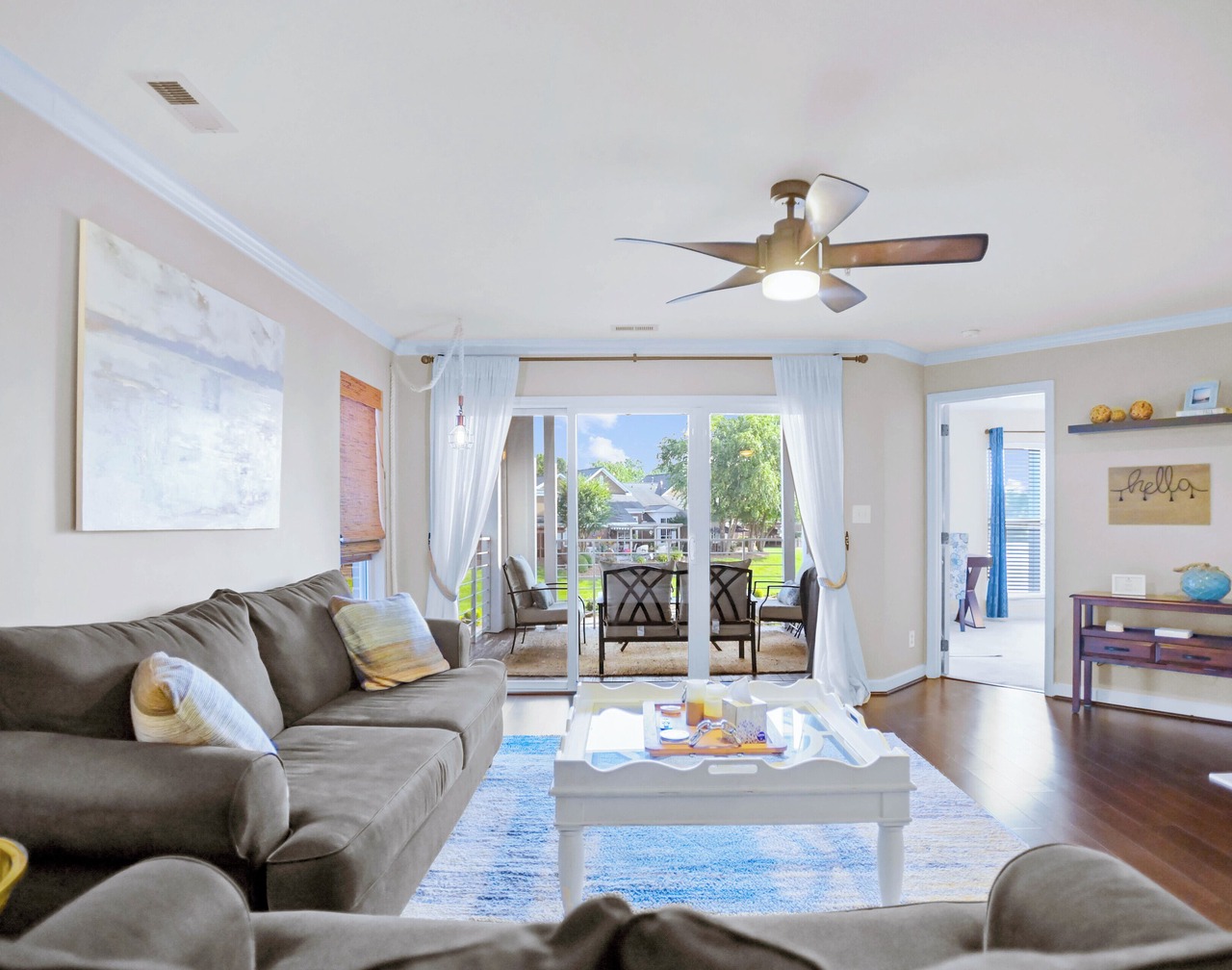 Bay Breeze by SoCharm | Luxurious Waterfront Condo 1