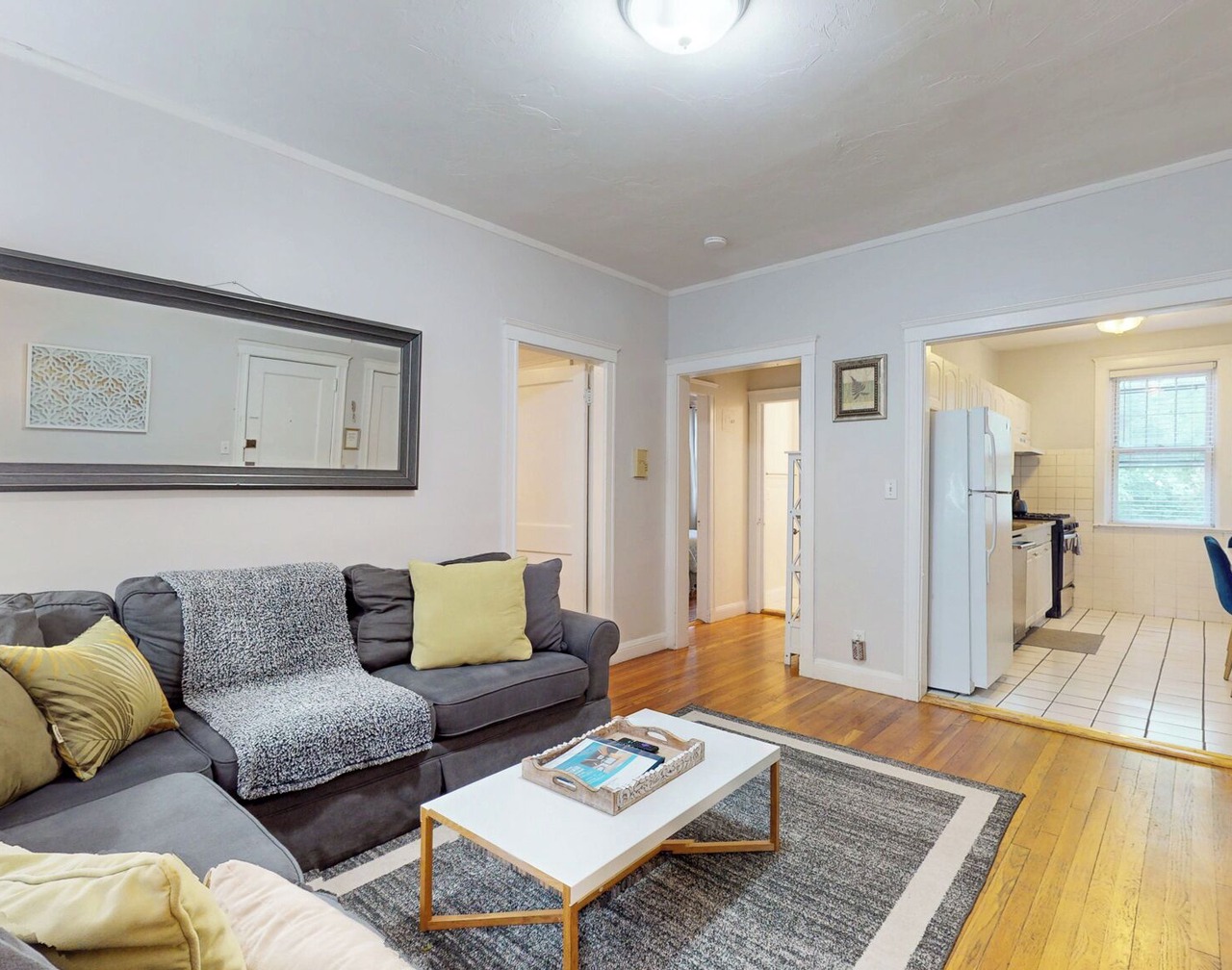 Steps to Longwood Medical,MBTA,Boston,shopping,pkg 1