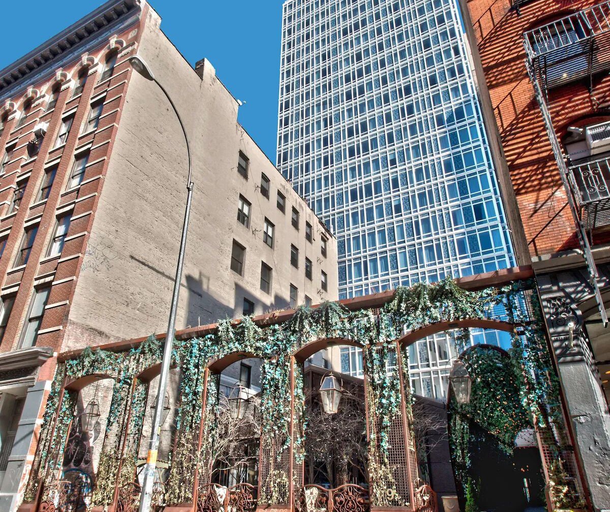 3 Awe-Inspiring Units w/City Skyline Background Views! Pets Allowed, Parking! 1