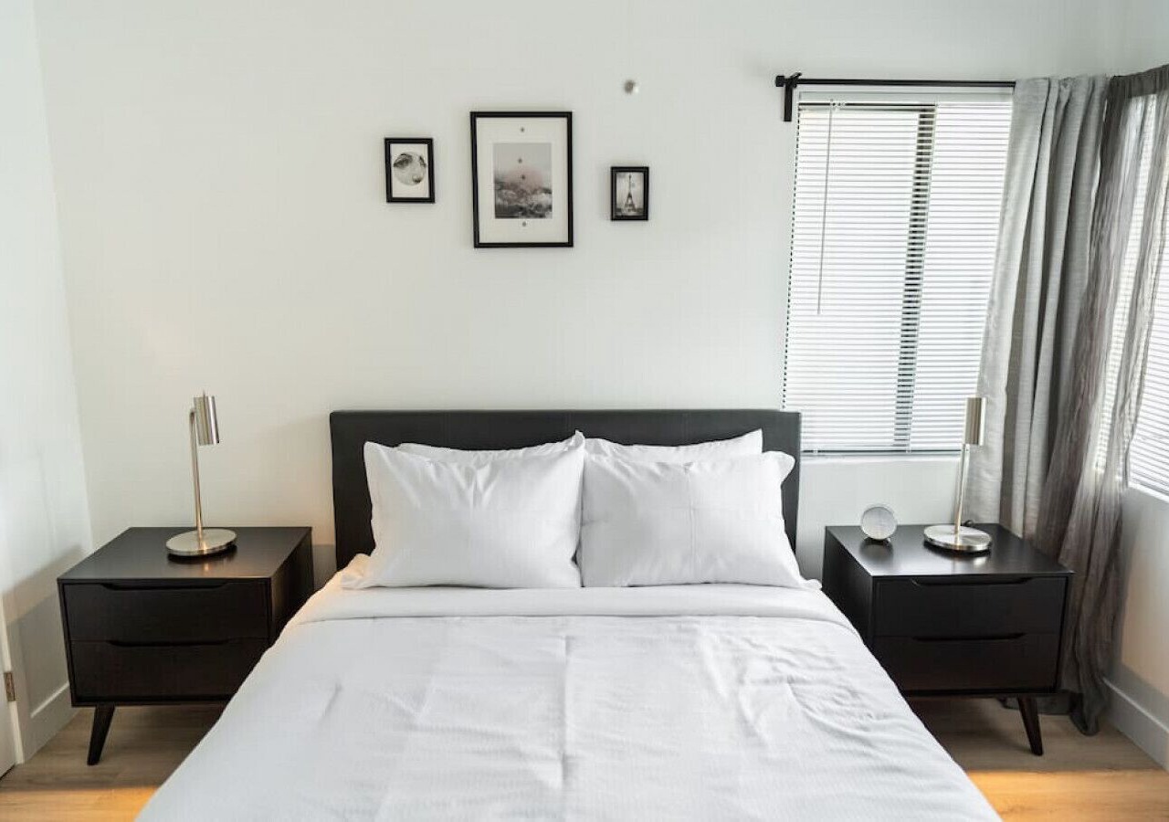 COZY URBAN RETREAT: NEWLY REMODELED 1BR NOHO APARTMENT w/FENCED PATIO (p60) 1