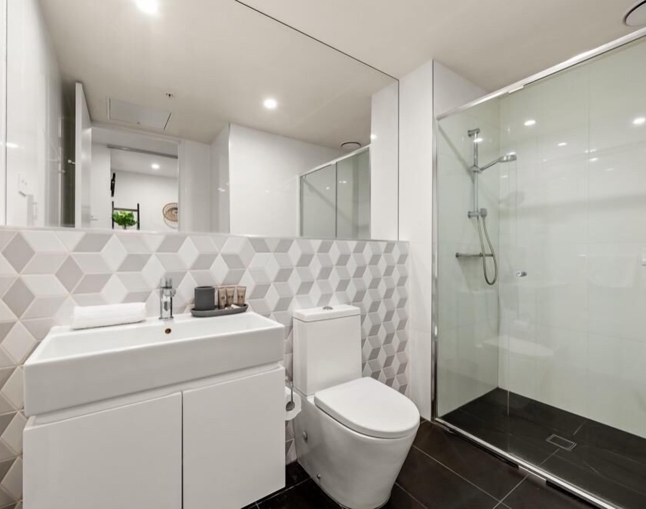StayCentral - Hawthorn East Elegance with Study - Albert St, Hawthorn East - 2 Bedrooms, 2 Beds, 2 Bathrooms, 2 parking spots. 1