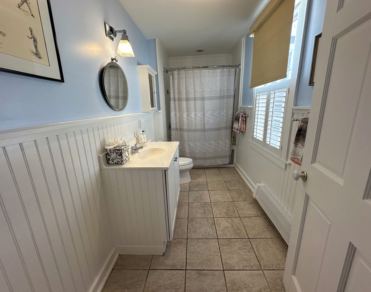 Dive into downtown Newport RI in this private, large, unique townhouse-style 2BR apartment at 205 Spring St! King and Full beds + pull-out sofa full kitchen, 2 baths, outdoor patio, AC, TVs, Wifi. Just steps to Thames Street, shops and wharfs 1