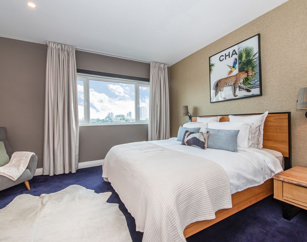 Penthouse with City Views on Chapel 1