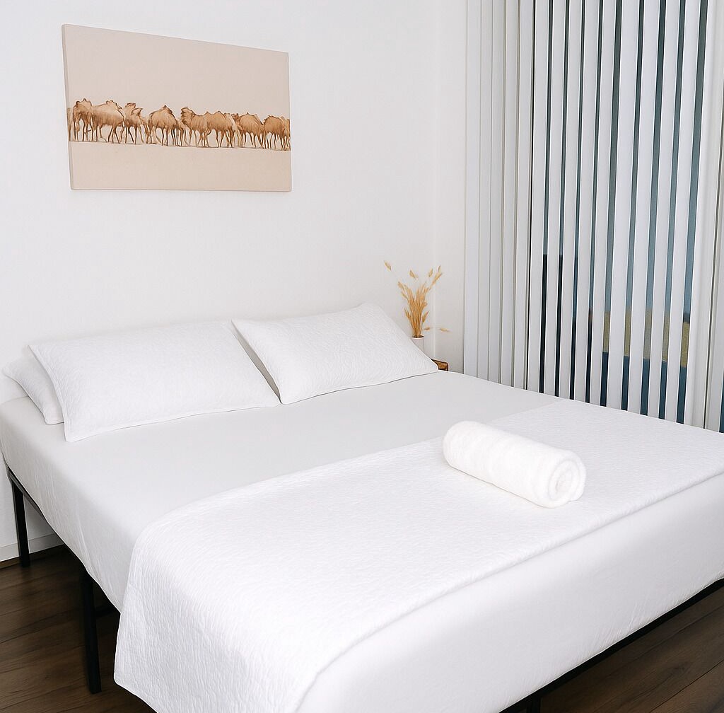 Peaceful 1-Bedroom Oasis by the Ocean · Free Parking · Pool · Gym · Hot Tub 1