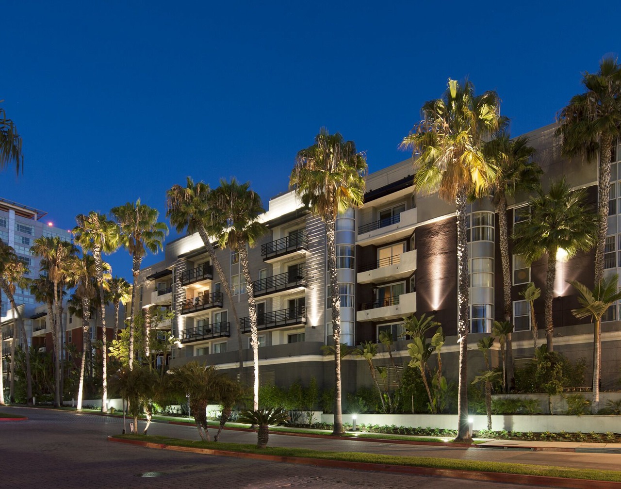 Peaceful 1-Bedroom Oasis by the Ocean · Free Parking · Pool · Gym · Hot Tub 1