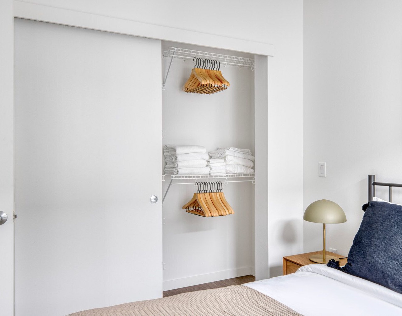 Modern Central District 1BR w/Gym & BBQ, nr downtown, by Blueground 1