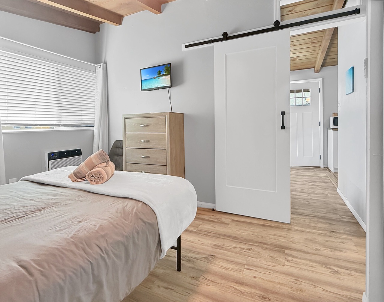 Cozy Beach View Loft, 42 Steps to the Sand + AC 1