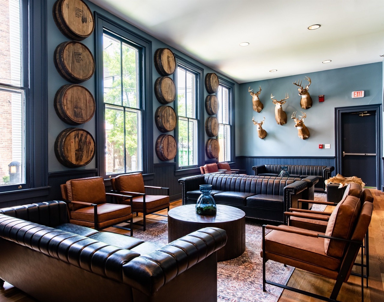 Historic Woodford Buffalo Trace Distil - Sleeps 24 1