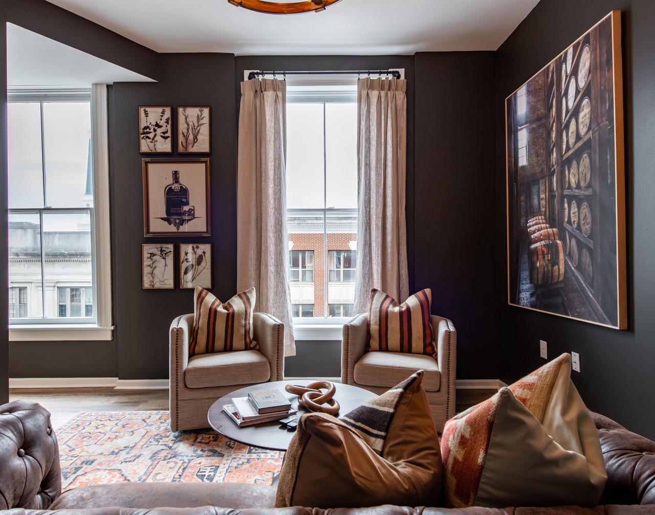 Historic Woodford Buffalo Trace Distil - Sleeps 24 1