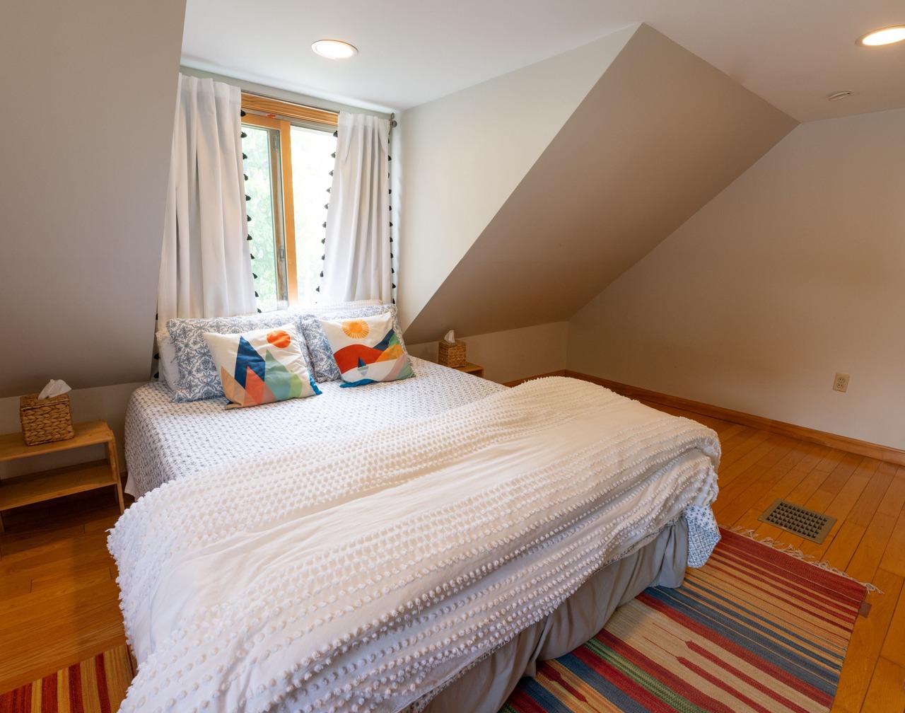 Cozy Scarborough home 2 miles from beaches 1