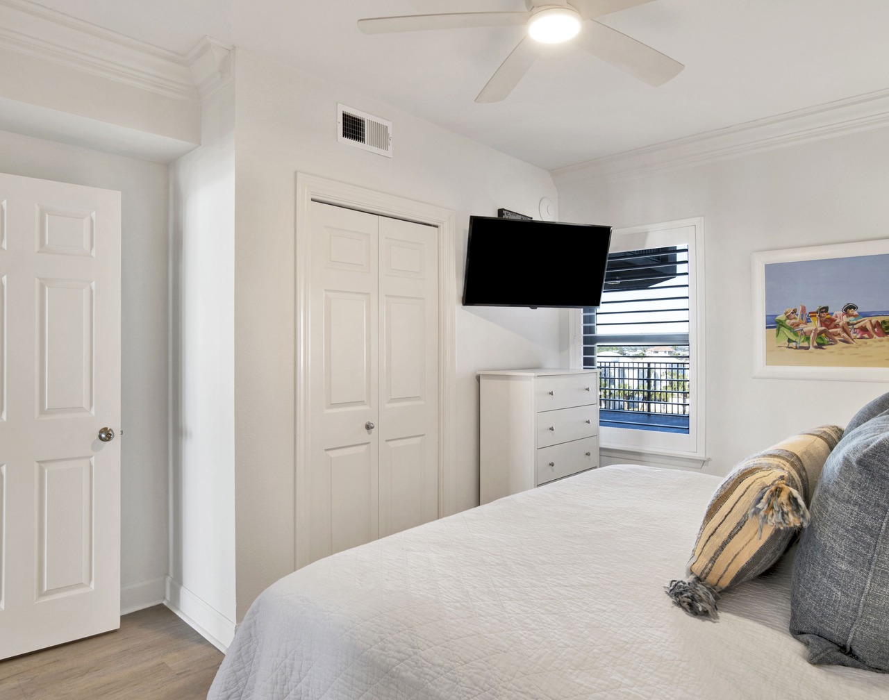 Beachfront 1BR + Bunk Alcove @ Phoenix X Sleeps 6 Next to Flora-Bama 1