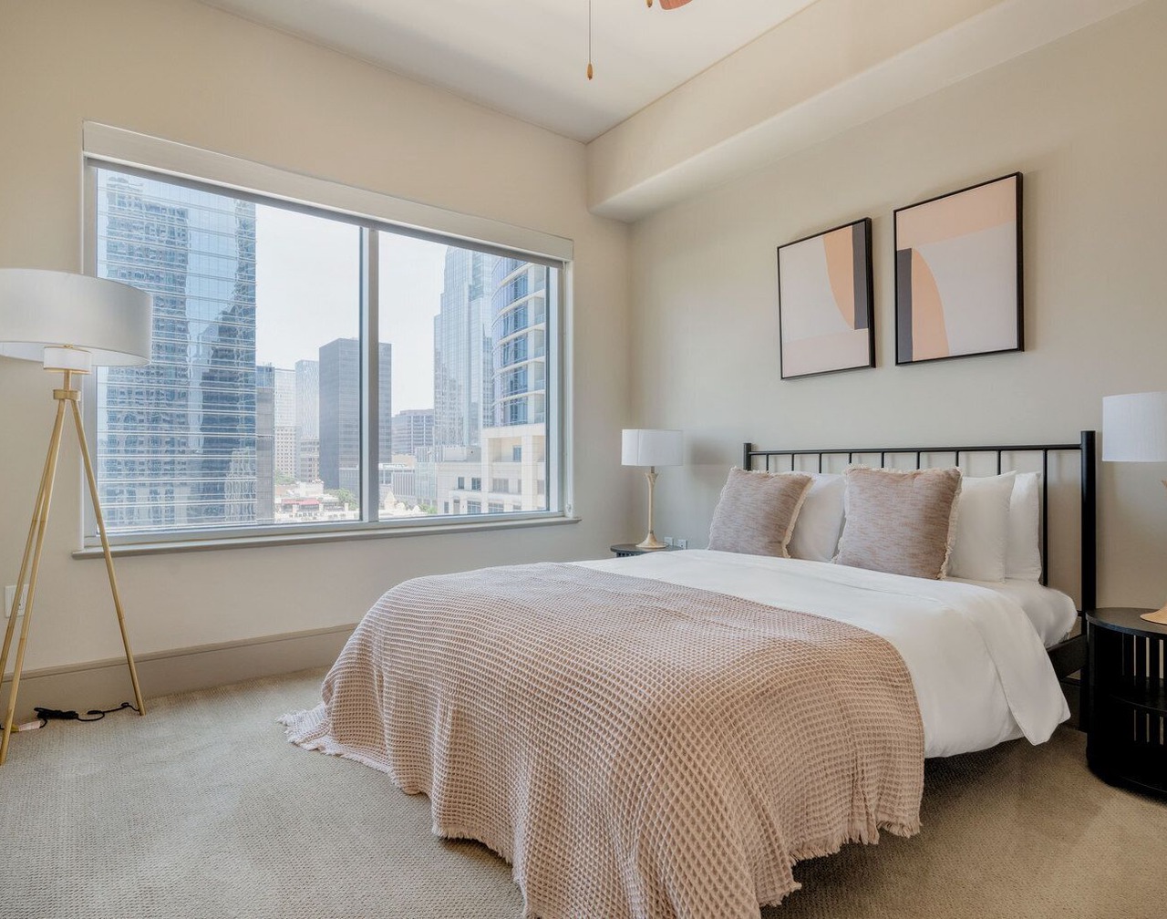 Stellar Downtown 1BR w/Gym & Pool, nr Lady Bird Lake, by Blueground 1