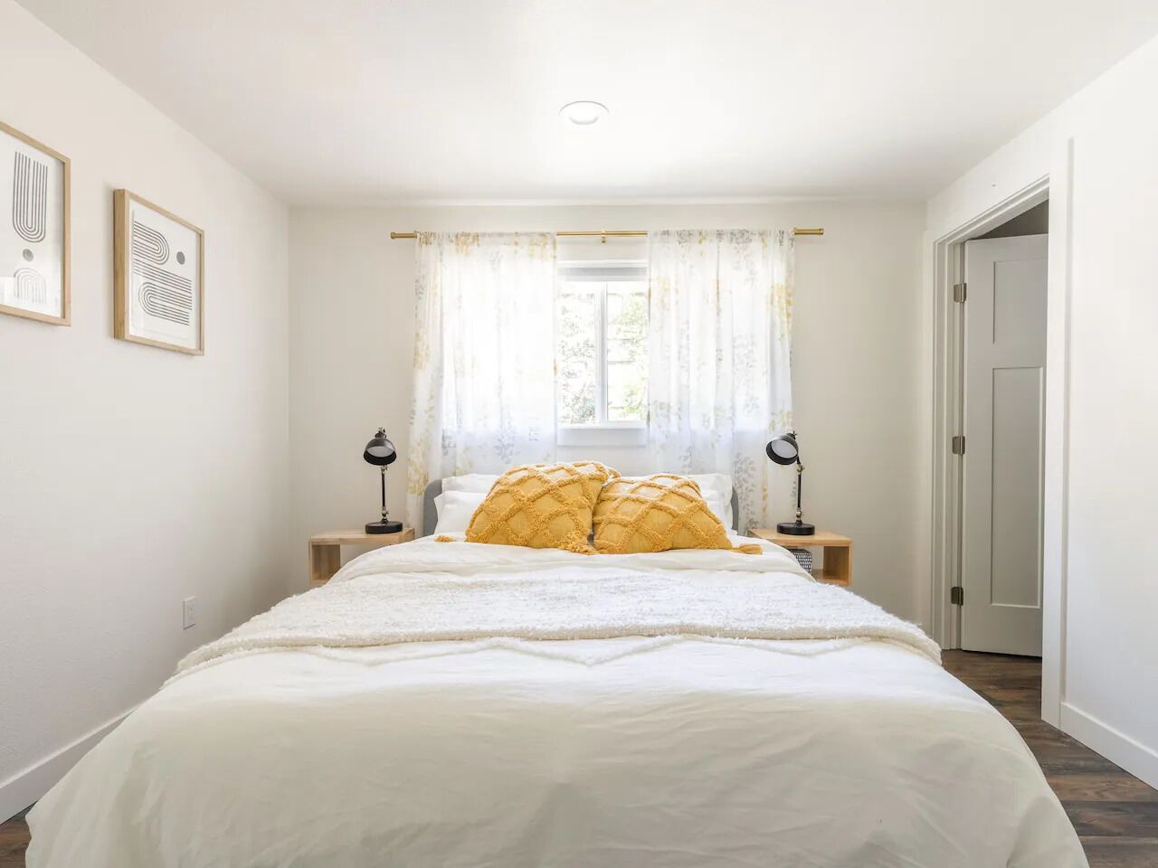 Stylish 2-bd Home, Blocks to Shops & Light Rail 1