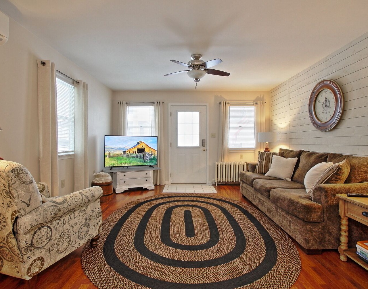 Comfort, charm, and convenience, close to Hershey, reserved off street parking 1