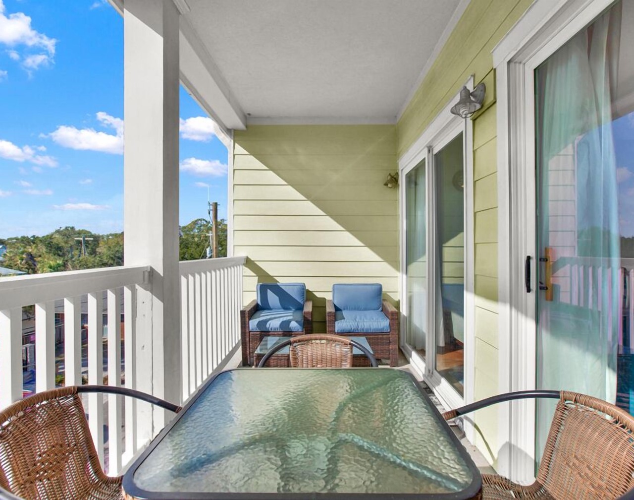 Great Beach Condo, Across From Heated Pool Access 1