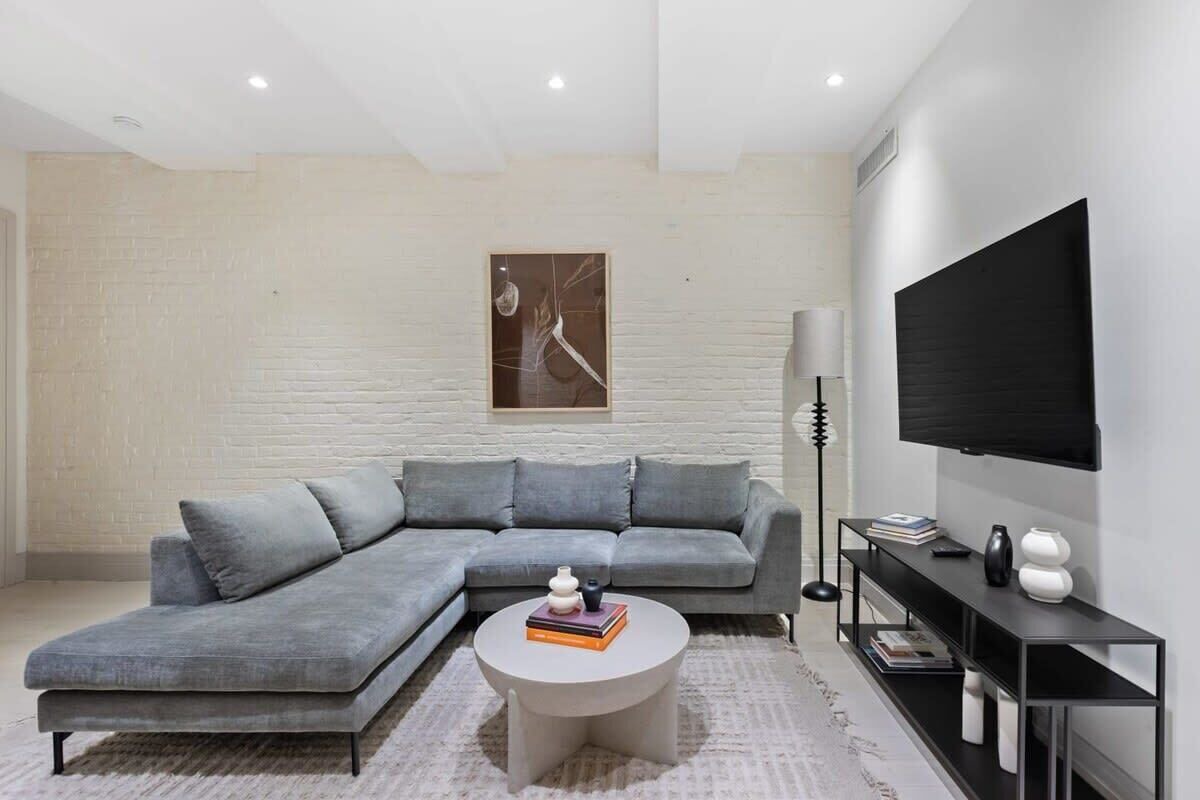 RoveTravel | Highland Place II | Luxe NoMad Home 1