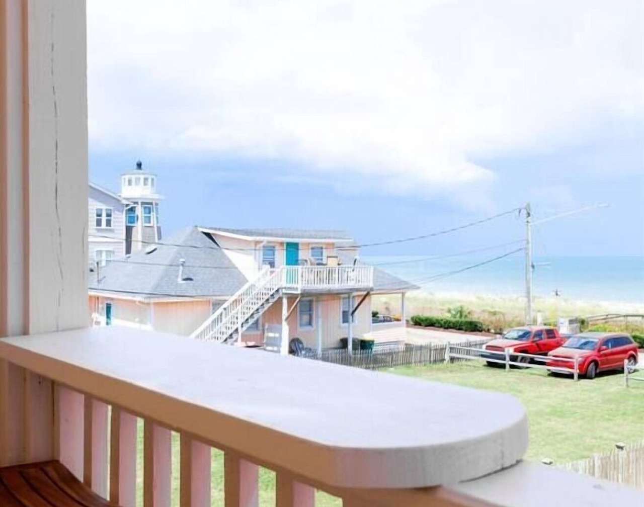 Ocean Views, Private Deck, Walk to Ocean & Pier! 1