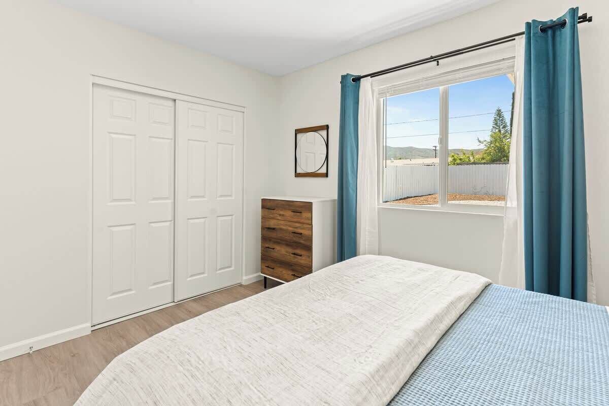 Simi-Valley Apartment By Dream Vacation 1