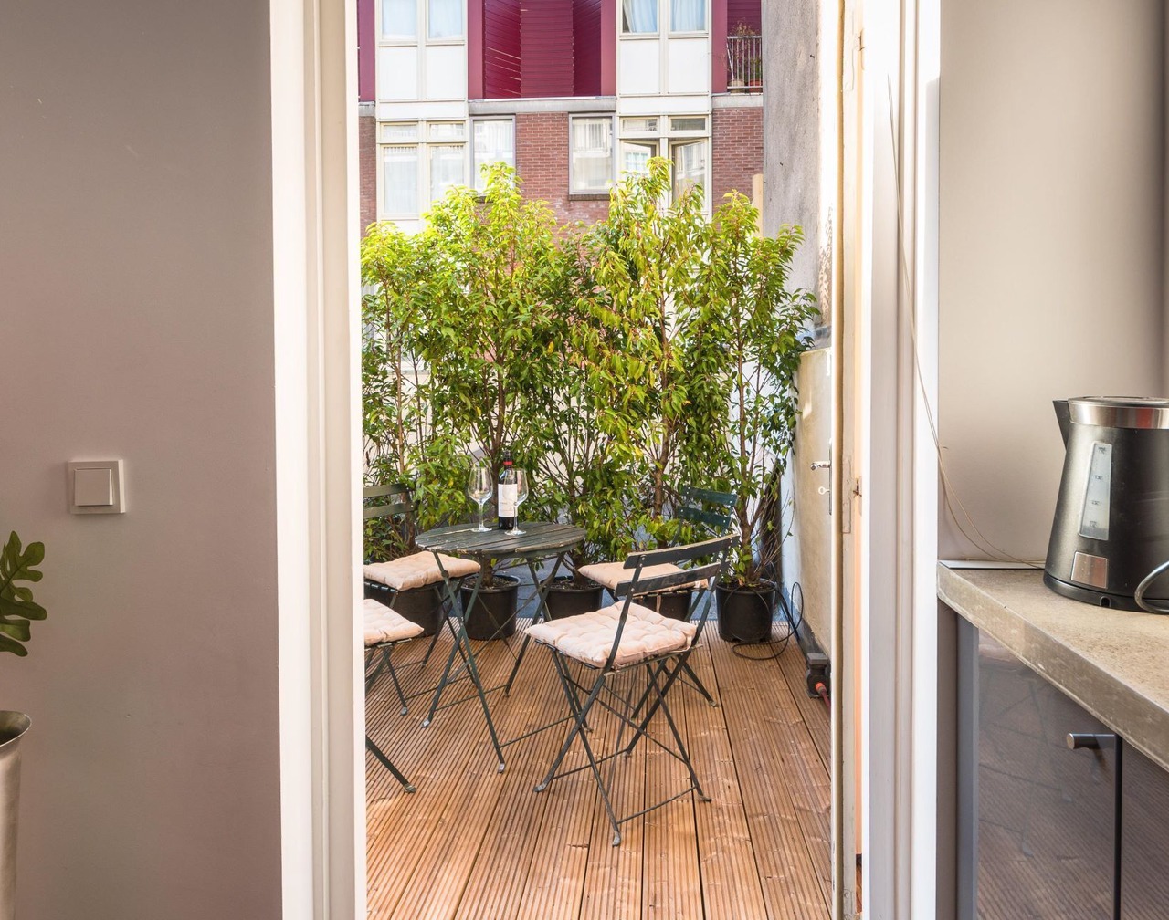Luxury Long Stay Apartment with canal view located in the historic old center of Amsterdam. 1